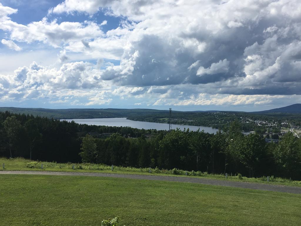 Les Soins De Vicky Hotel Lac-Megantic Luaran gambar
