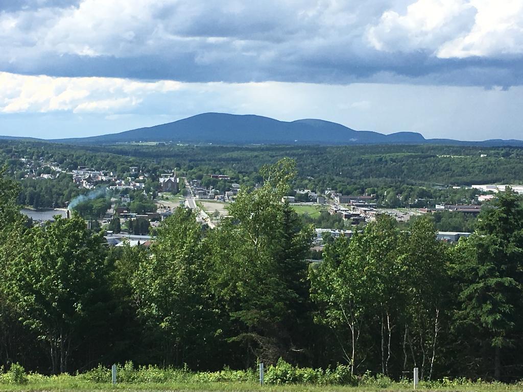 Les Soins De Vicky Hotel Lac-Megantic Luaran gambar